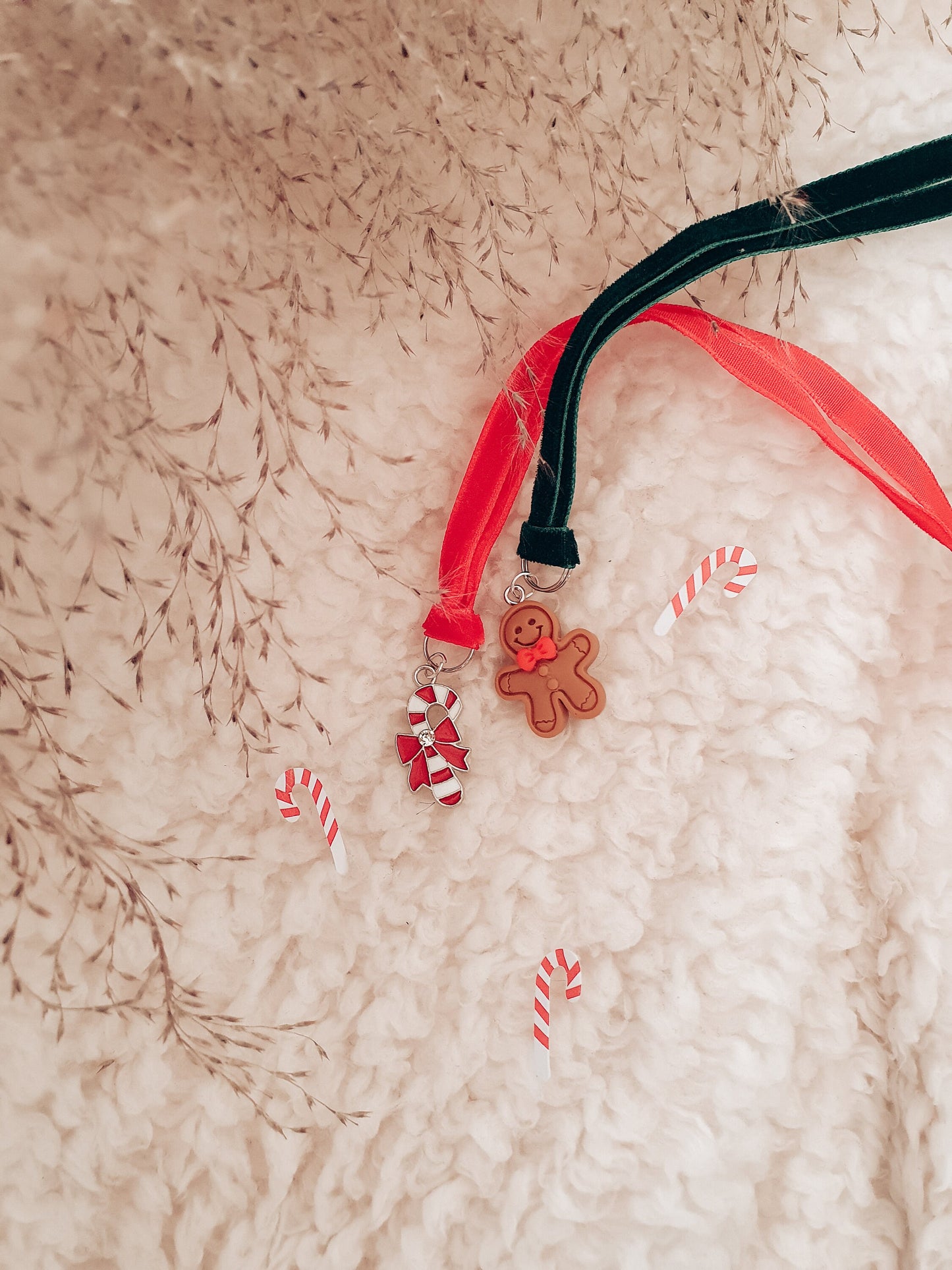 Candy Cane Christmas Charm Bookmark | Charm and Ribbon Bookmark | Small Bookmark | Velvet Ribbon | Book Charm | Festive Charm Bookmark