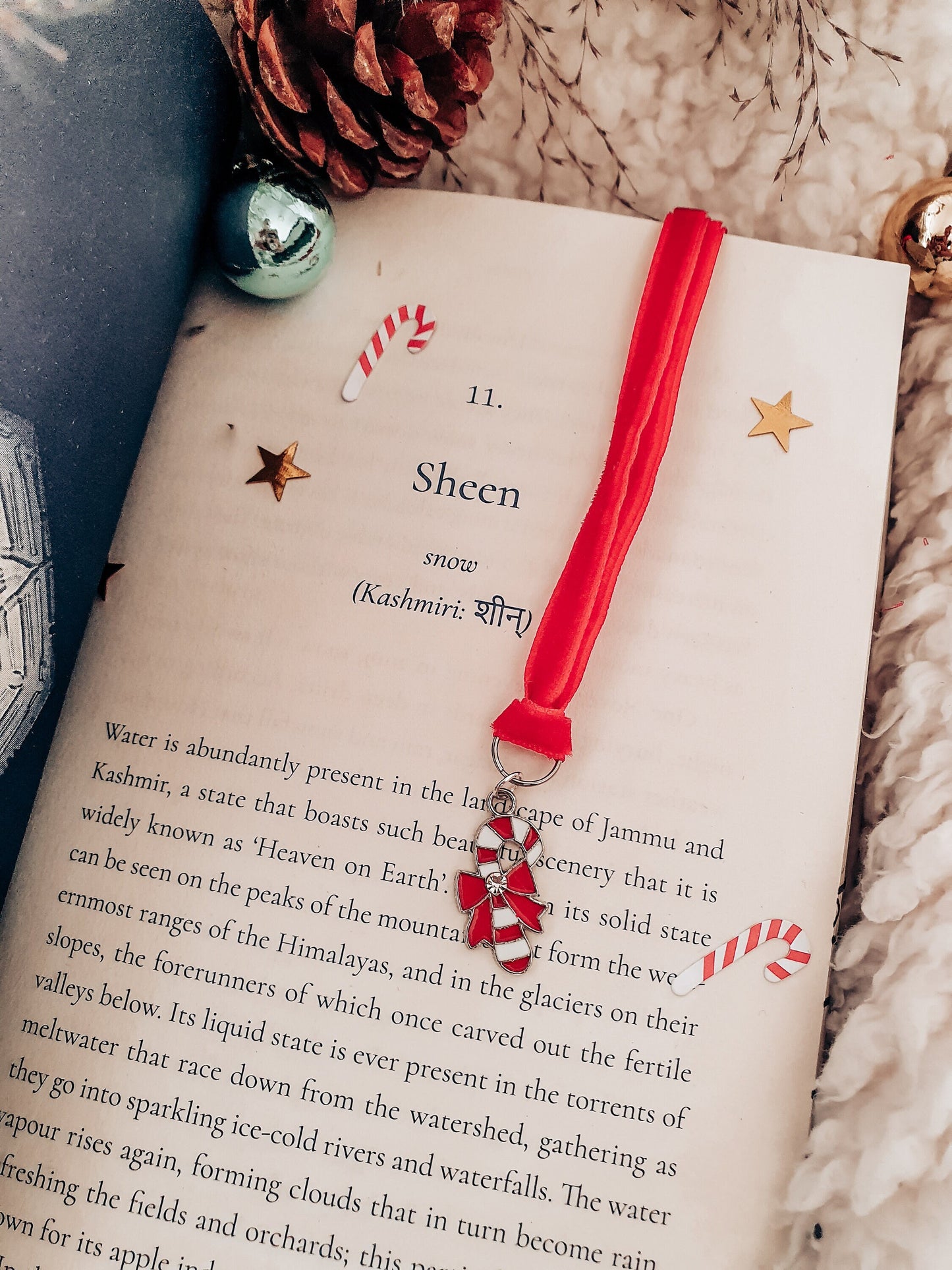 Candy Cane Christmas Charm Bookmark | Charm and Ribbon Bookmark | Small Bookmark | Velvet Ribbon | Book Charm | Festive Charm Bookmark