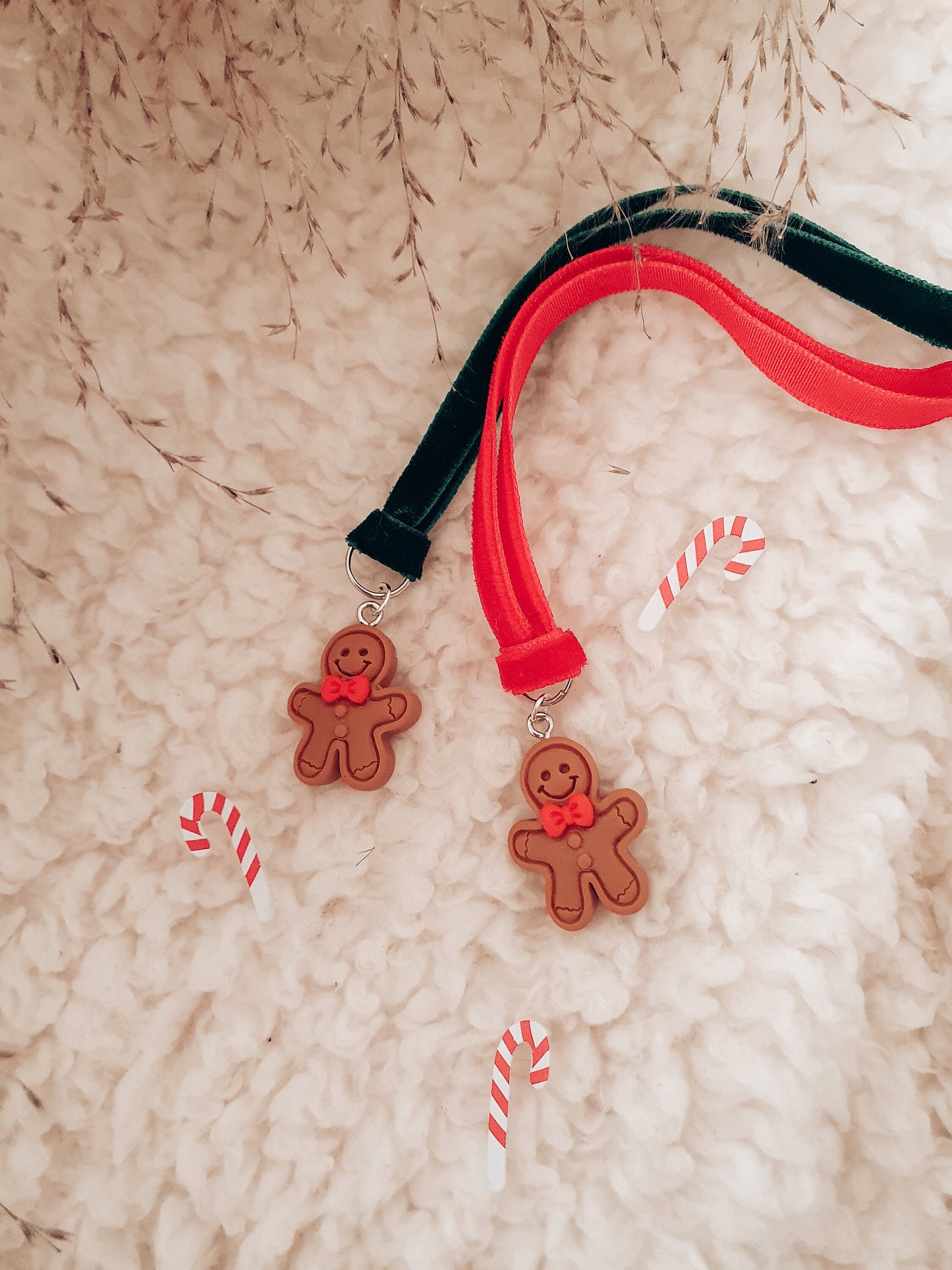 Gingerbread Christmas Charm Bookmark | Charm and Ribbon Bookmark | Small Bookmark | Velvet Ribbon | Book Charm | Festive Charm Bookmark